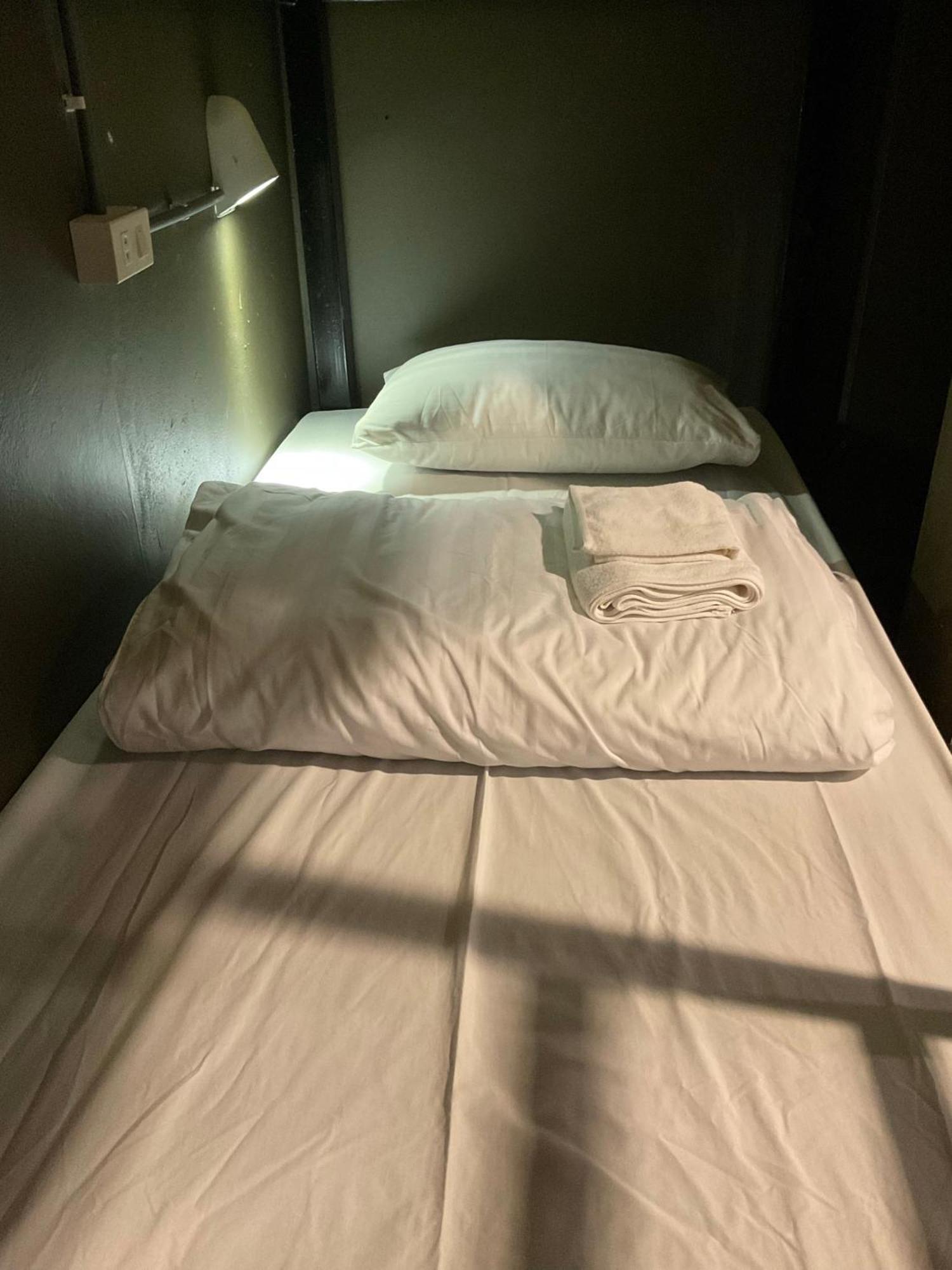 Capsule Hostel Chiangkhan Чанхан Экстерьер фото