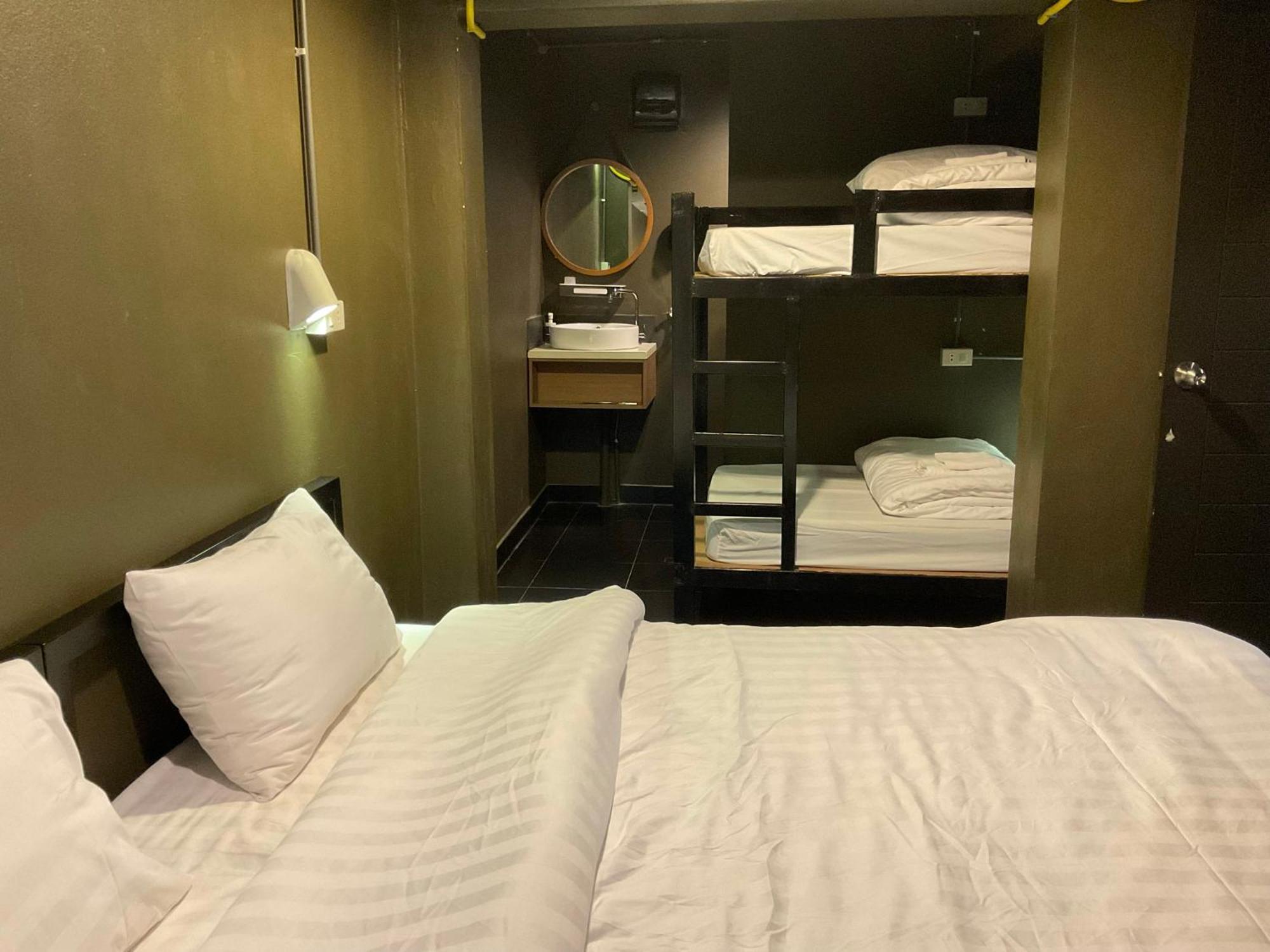 Capsule Hostel Chiangkhan Чанхан Экстерьер фото