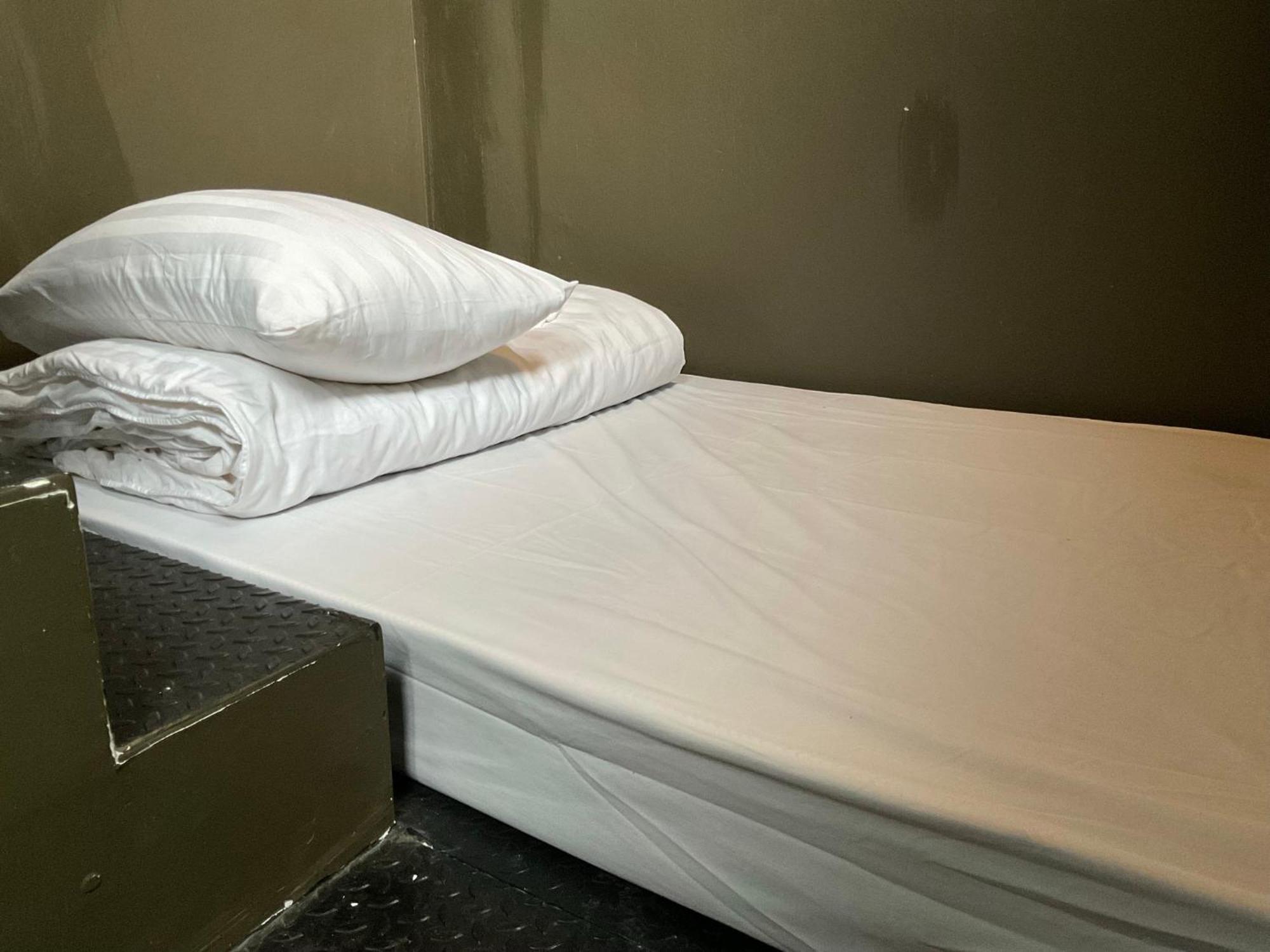 Capsule Hostel Chiangkhan Чанхан Экстерьер фото